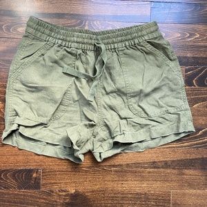 J.Crew Linen Seaside Short in Loden Green